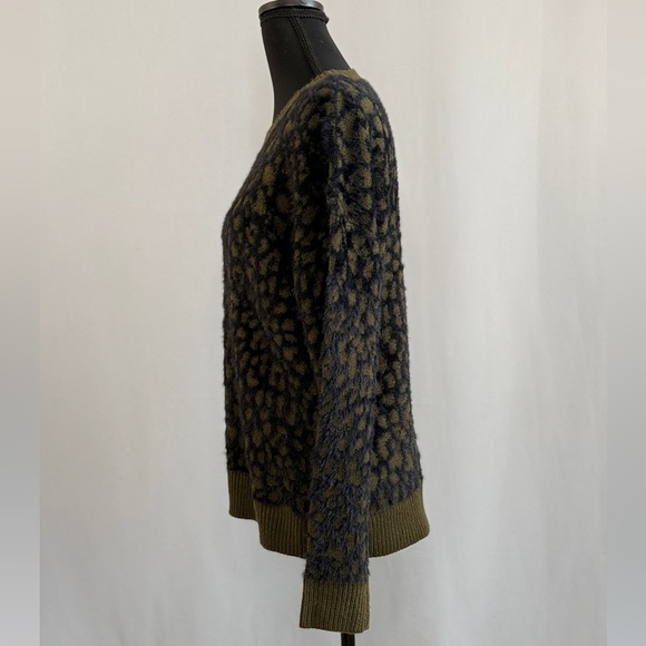 Hem & Thread Olive Green and Navy Blue Fuzzy Sweater - Picture 6 of 8